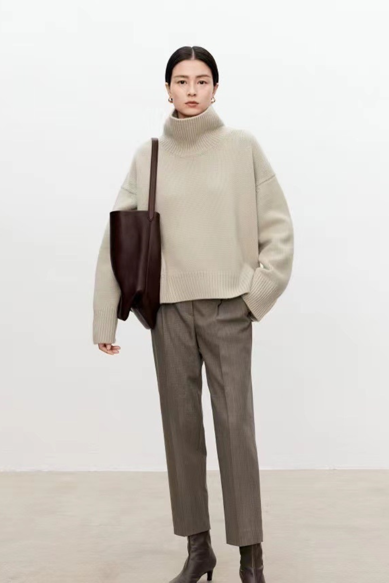 Vittoria - Elegante e accogliente: maglione da donna in lana spessa e calda