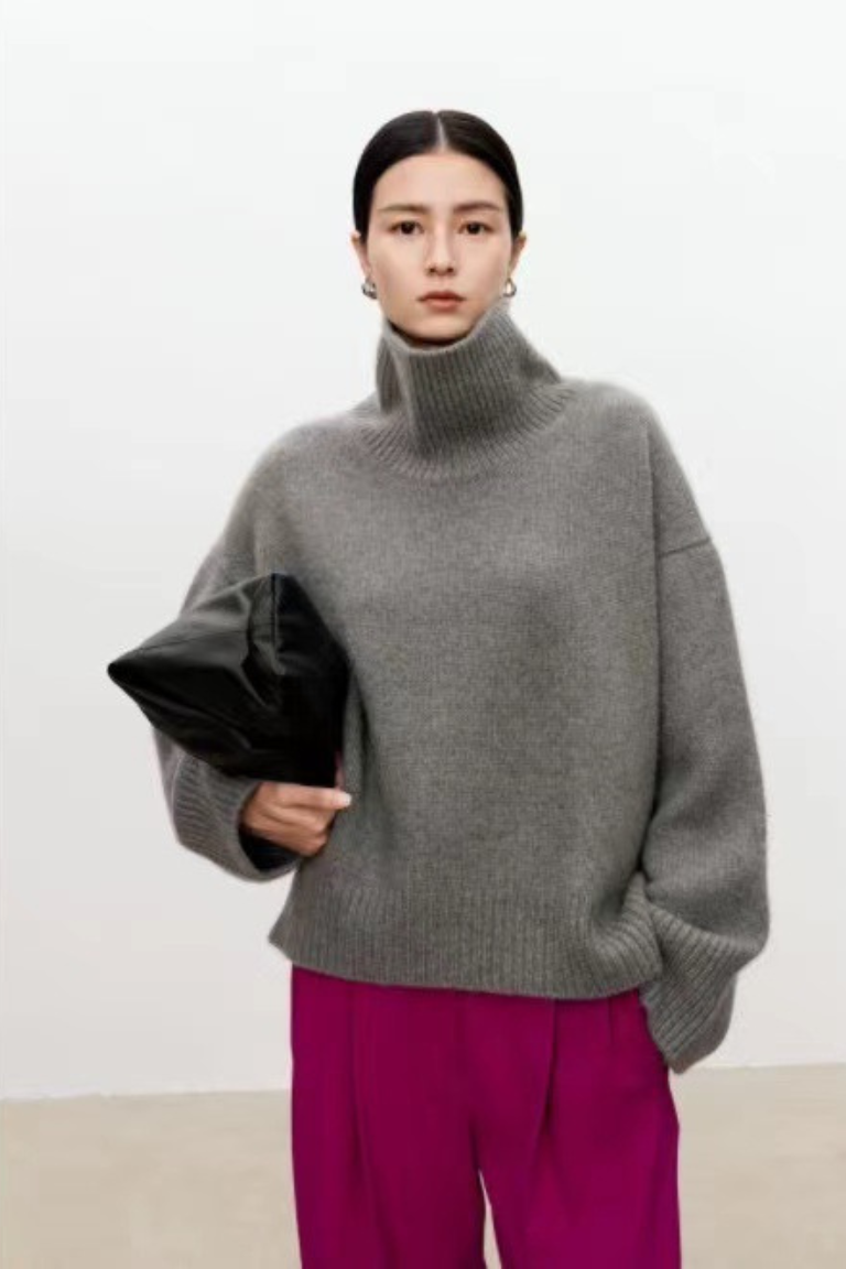 Vittoria - Elegante e accogliente: maglione da donna in lana spessa e calda