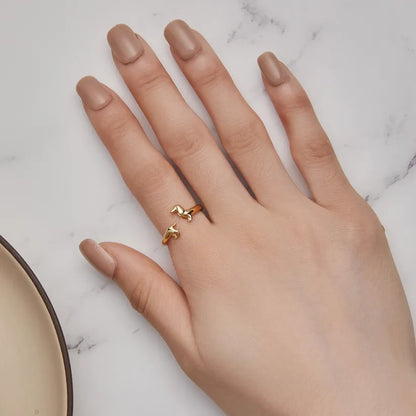 Delicato anello con bassotto in argento sterling