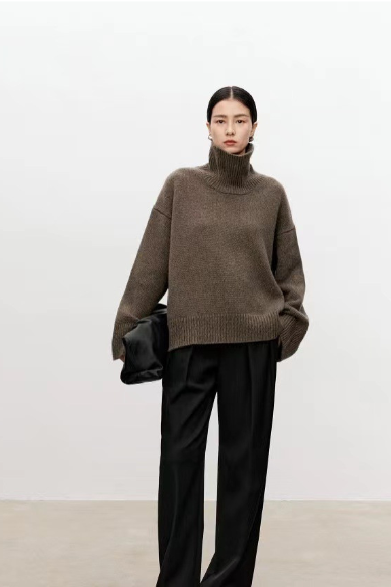 Vittoria - Elegante e accogliente: maglione da donna in lana spessa e calda