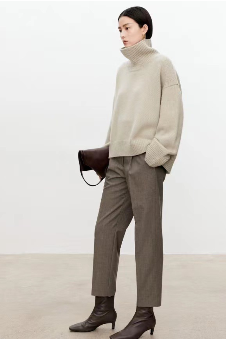 Vittoria - Elegante e accogliente: maglione da donna in lana spessa e calda