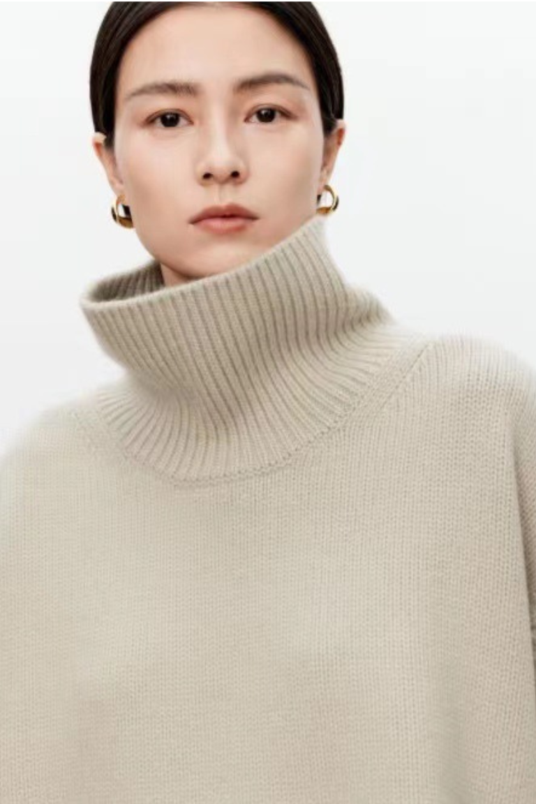 Vittoria - Elegante e accogliente: maglione da donna in lana spessa e calda